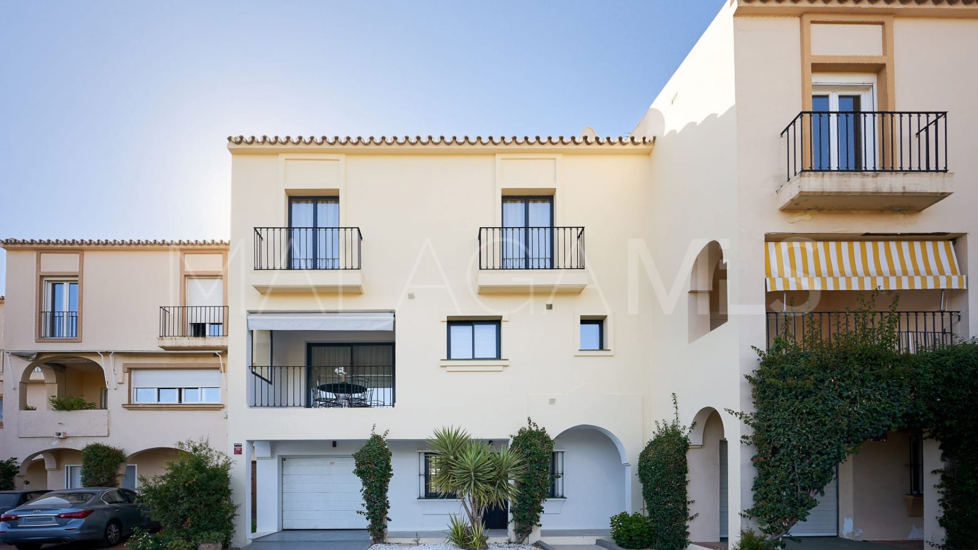 Aloha town house for sale