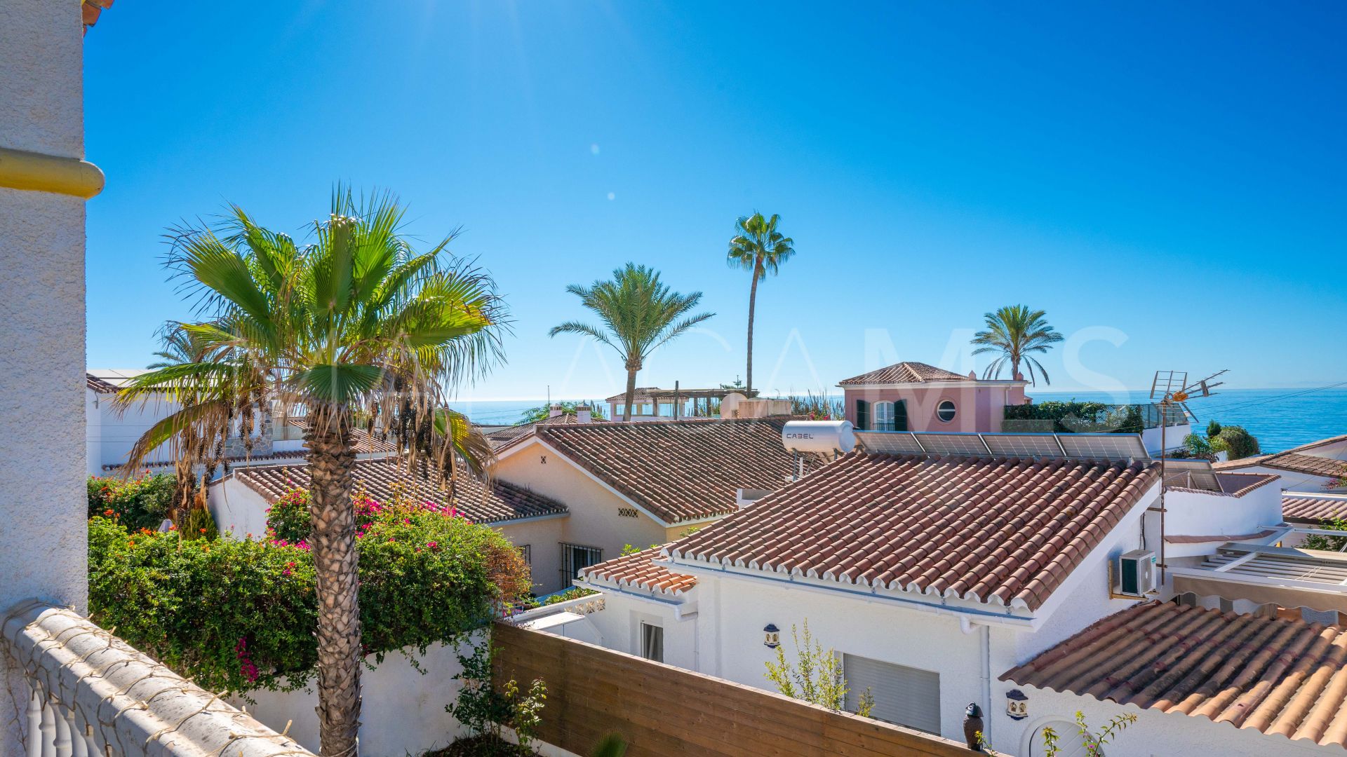 Villa for sale in Elviria