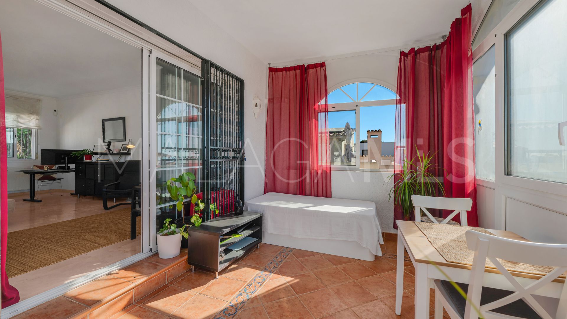 Villa for sale in Elviria