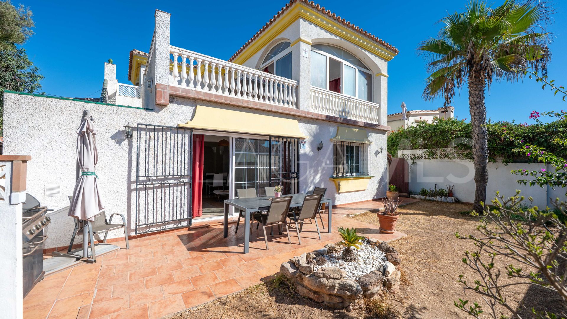 Villa for sale in Elviria
