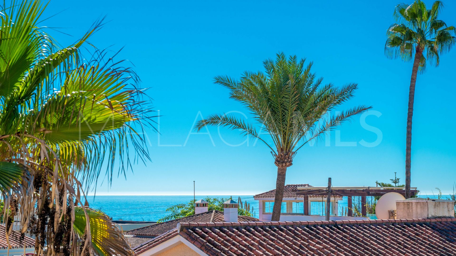 Villa for sale in Elviria