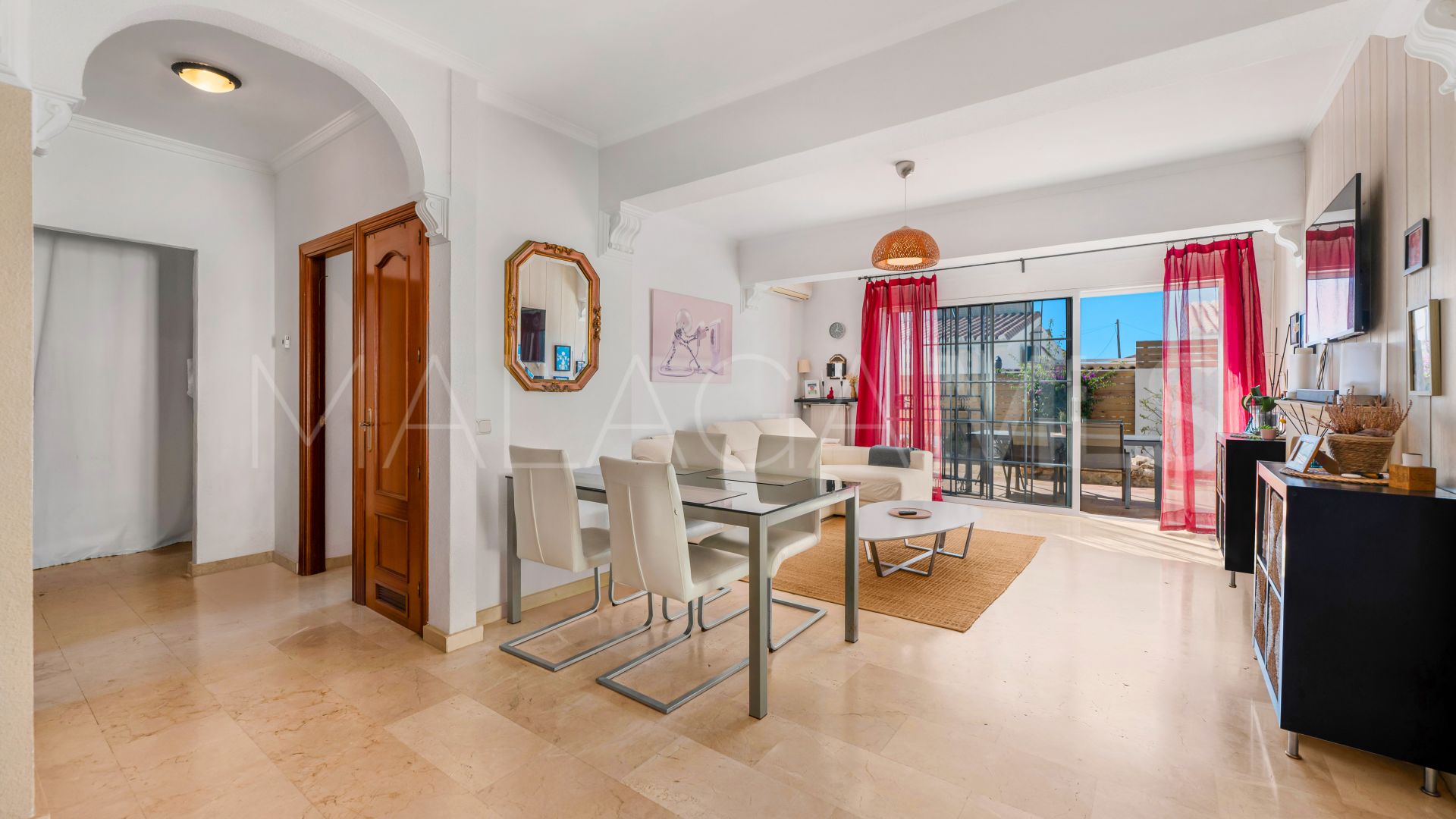 Villa for sale in Elviria
