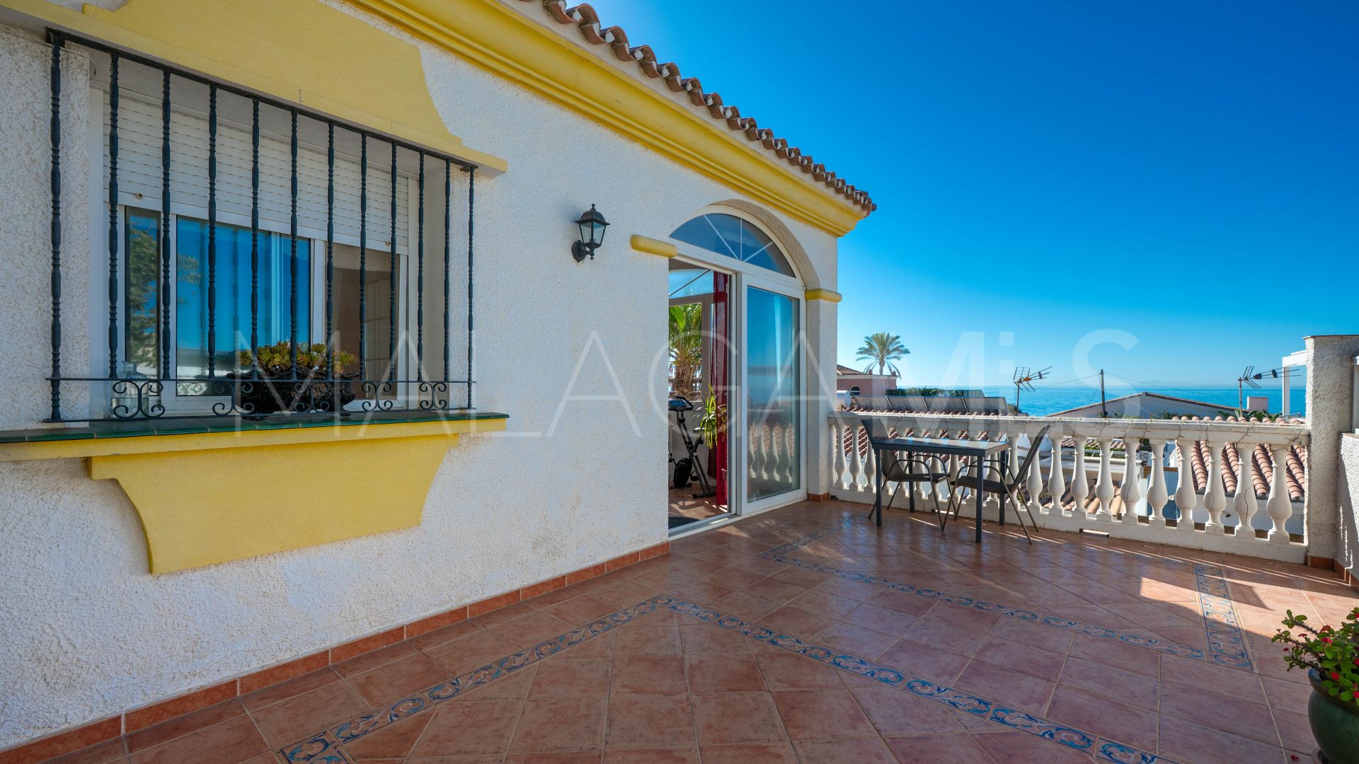 Villa for sale in Elviria