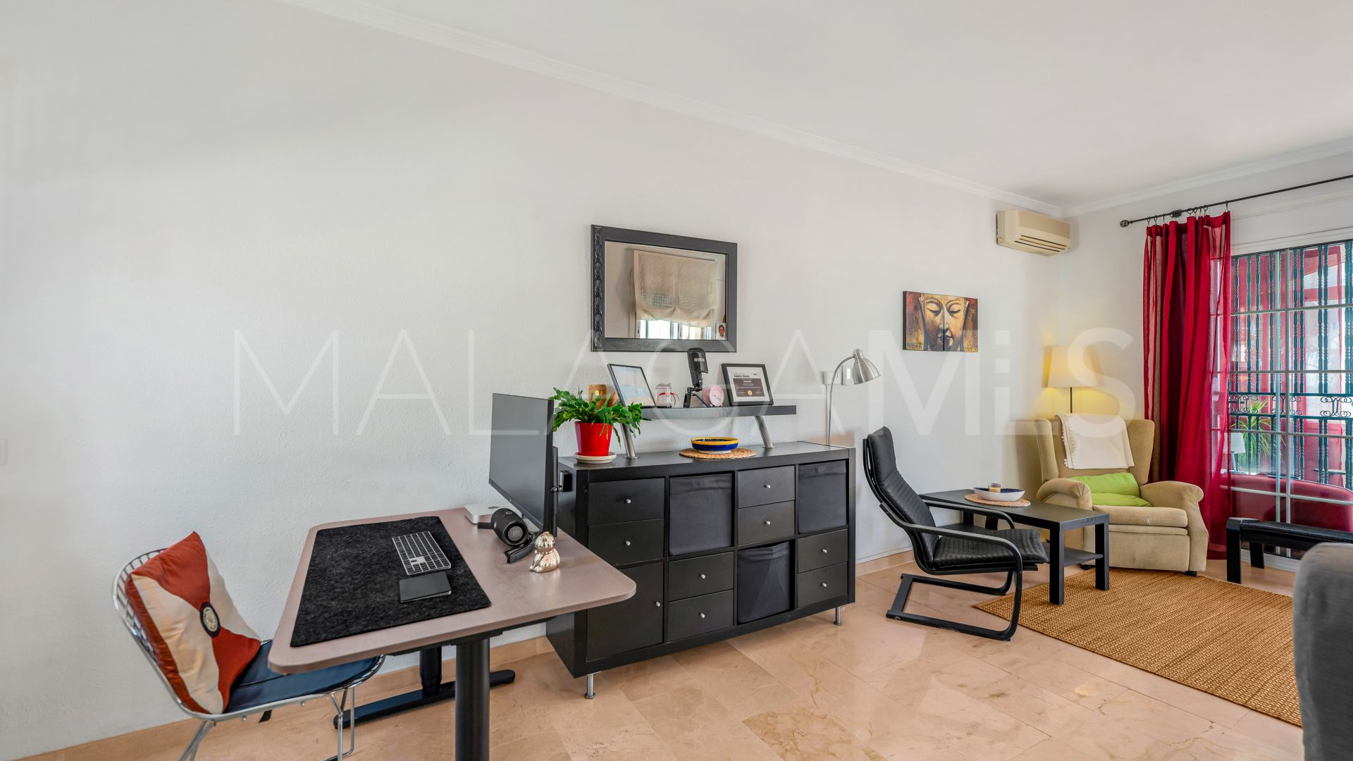 Villa for sale in Elviria