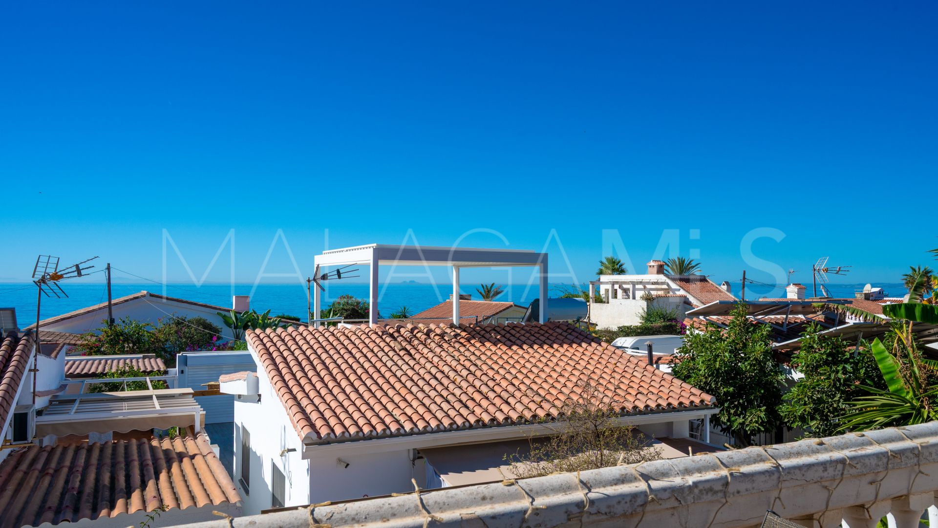 Villa for sale in Elviria