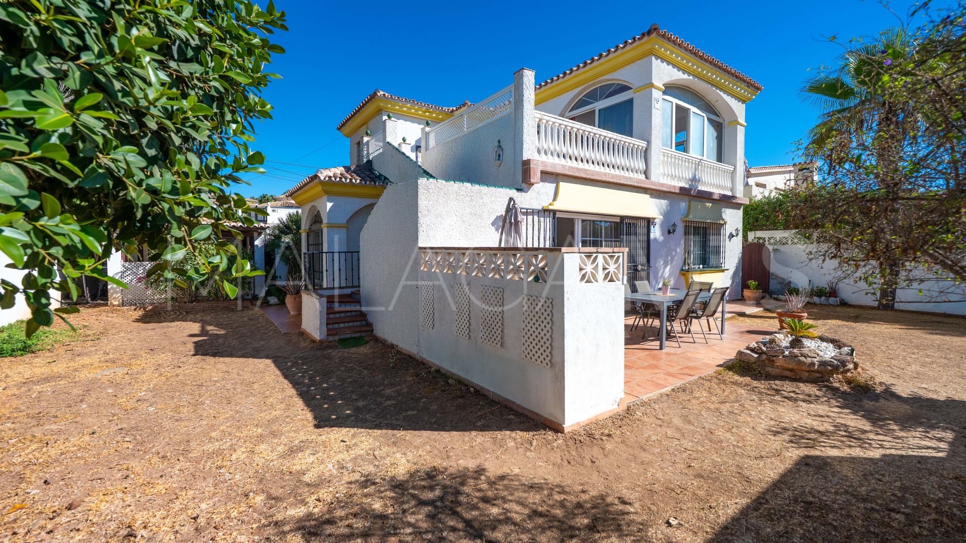 Villa for sale in Elviria