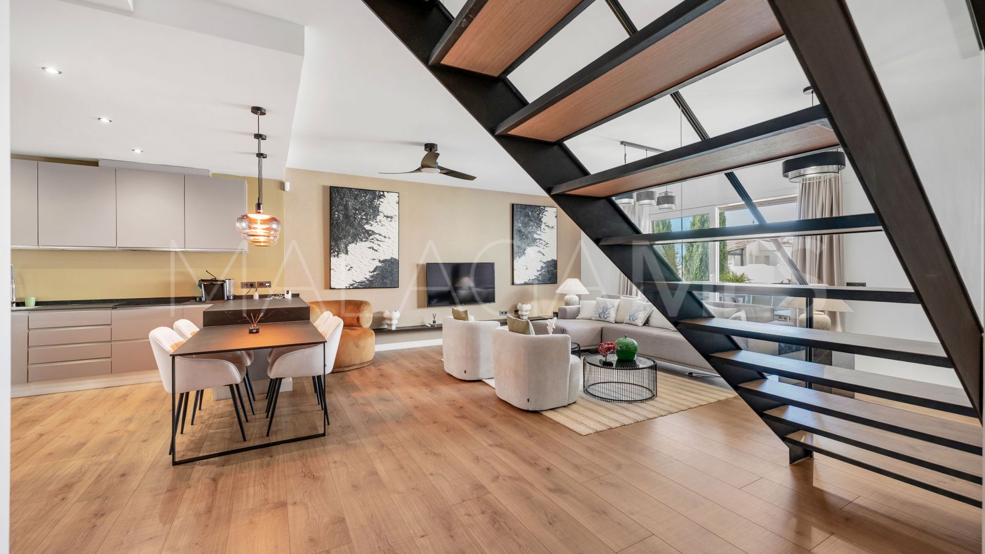 Tvåvånings takvåning for sale in Jardines de Sierra Blanca