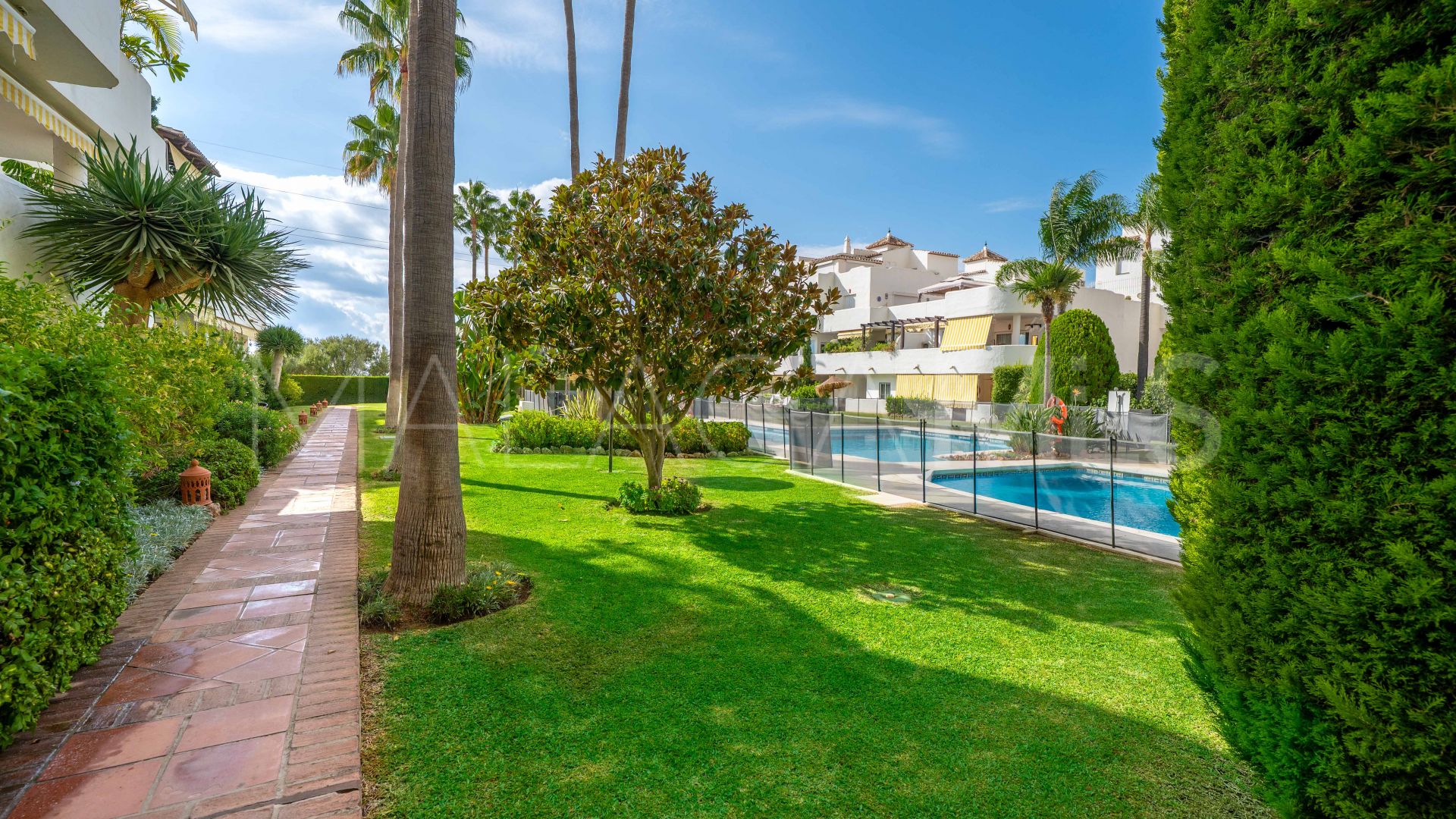 Tvåvånings takvåning for sale in Jardines de Sierra Blanca