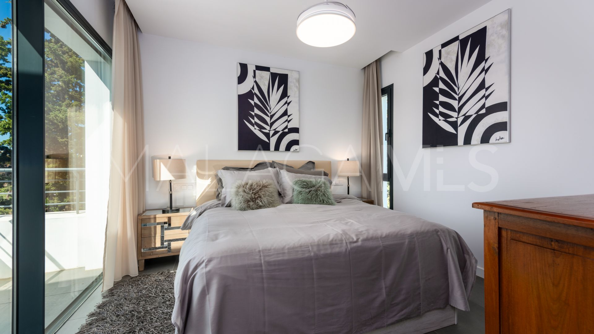 For sale villa with 4 bedrooms in Beach Side New Golden Mile