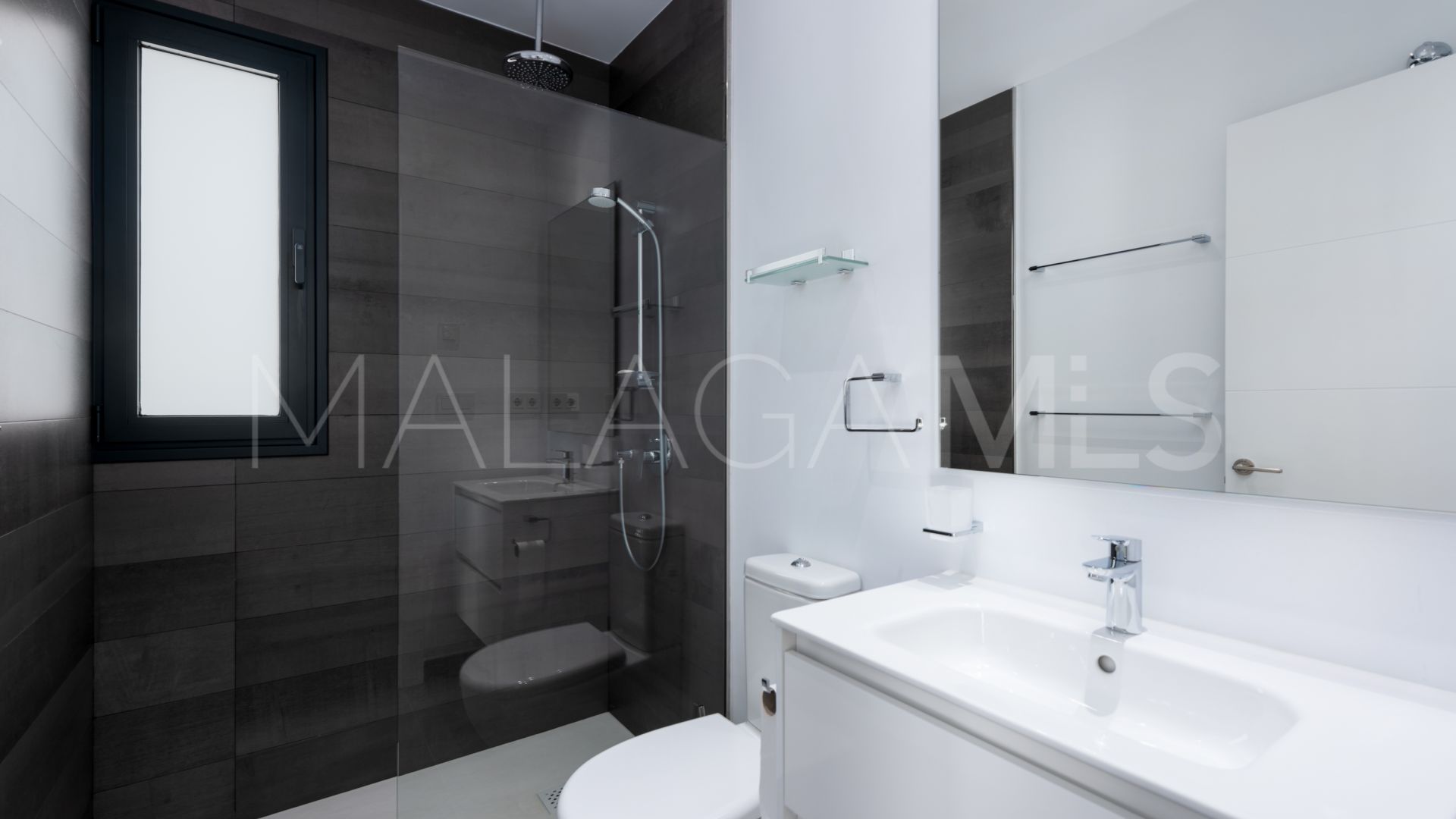 For sale villa with 4 bedrooms in Beach Side New Golden Mile