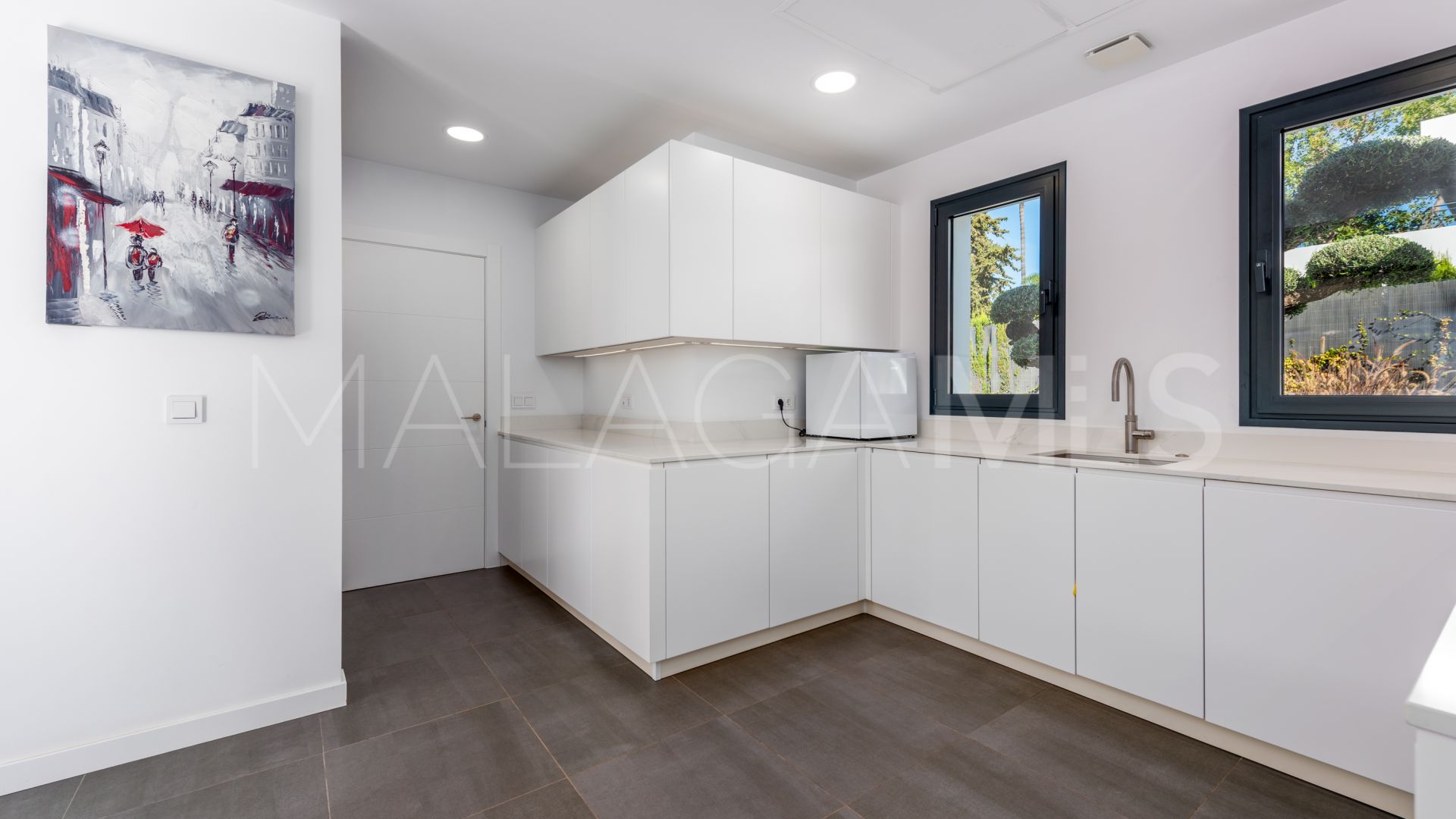 For sale villa with 4 bedrooms in Beach Side New Golden Mile