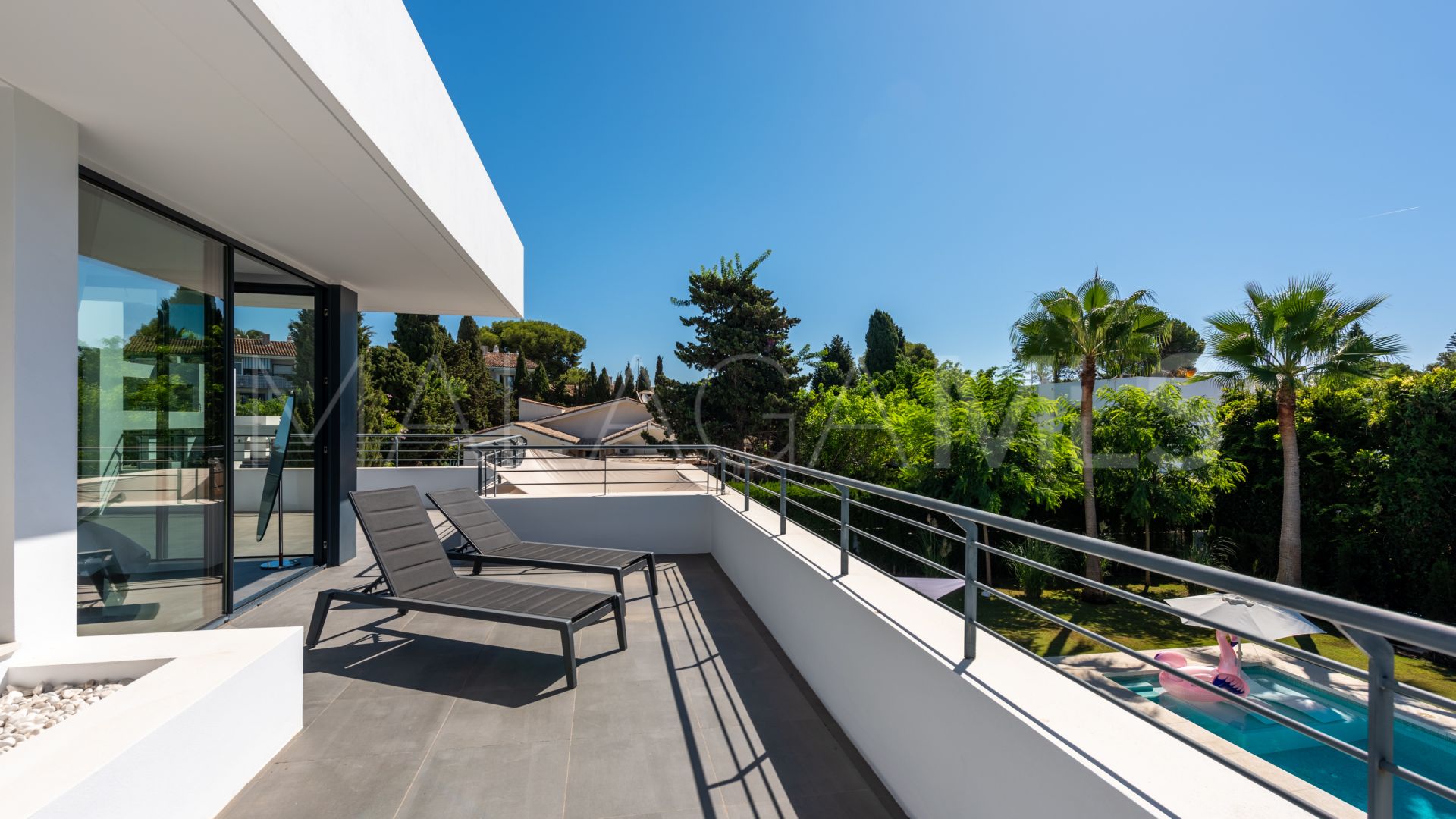 For sale villa with 4 bedrooms in Beach Side New Golden Mile