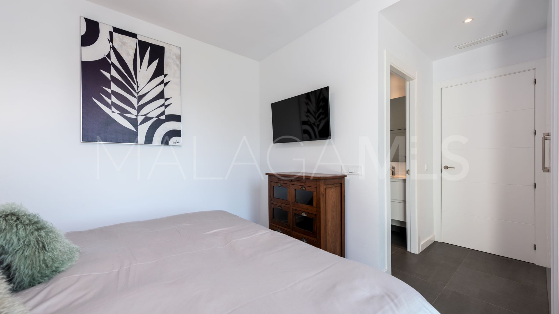 For sale villa with 4 bedrooms in Beach Side New Golden Mile