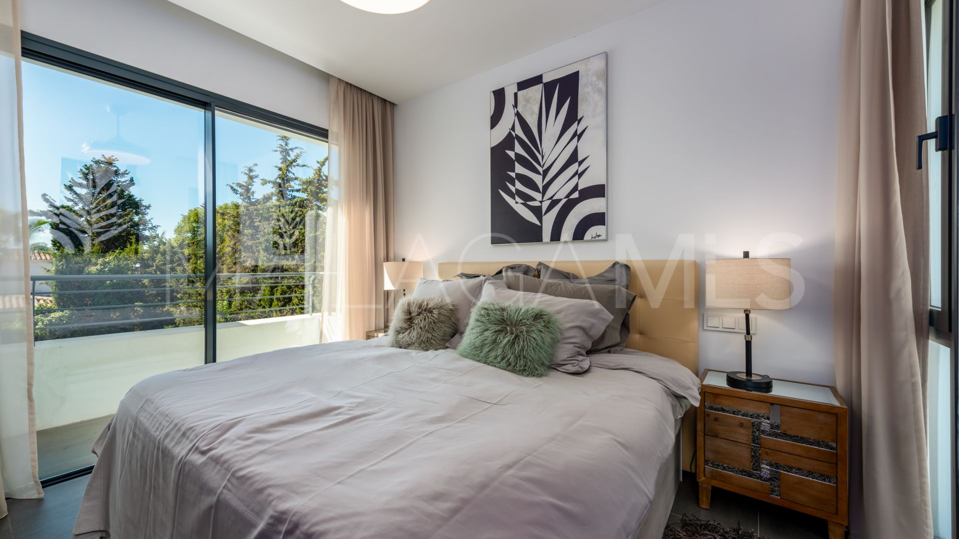 For sale villa with 4 bedrooms in Beach Side New Golden Mile