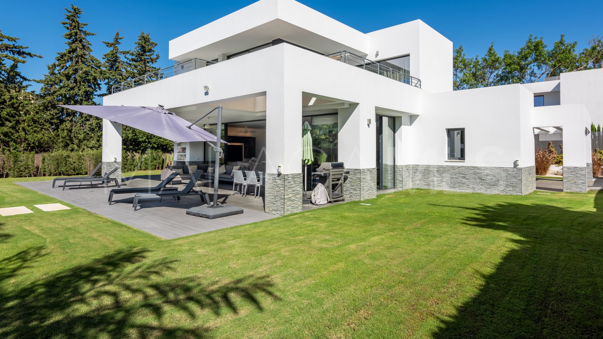 For sale villa with 4 bedrooms in Beach Side New Golden Mile