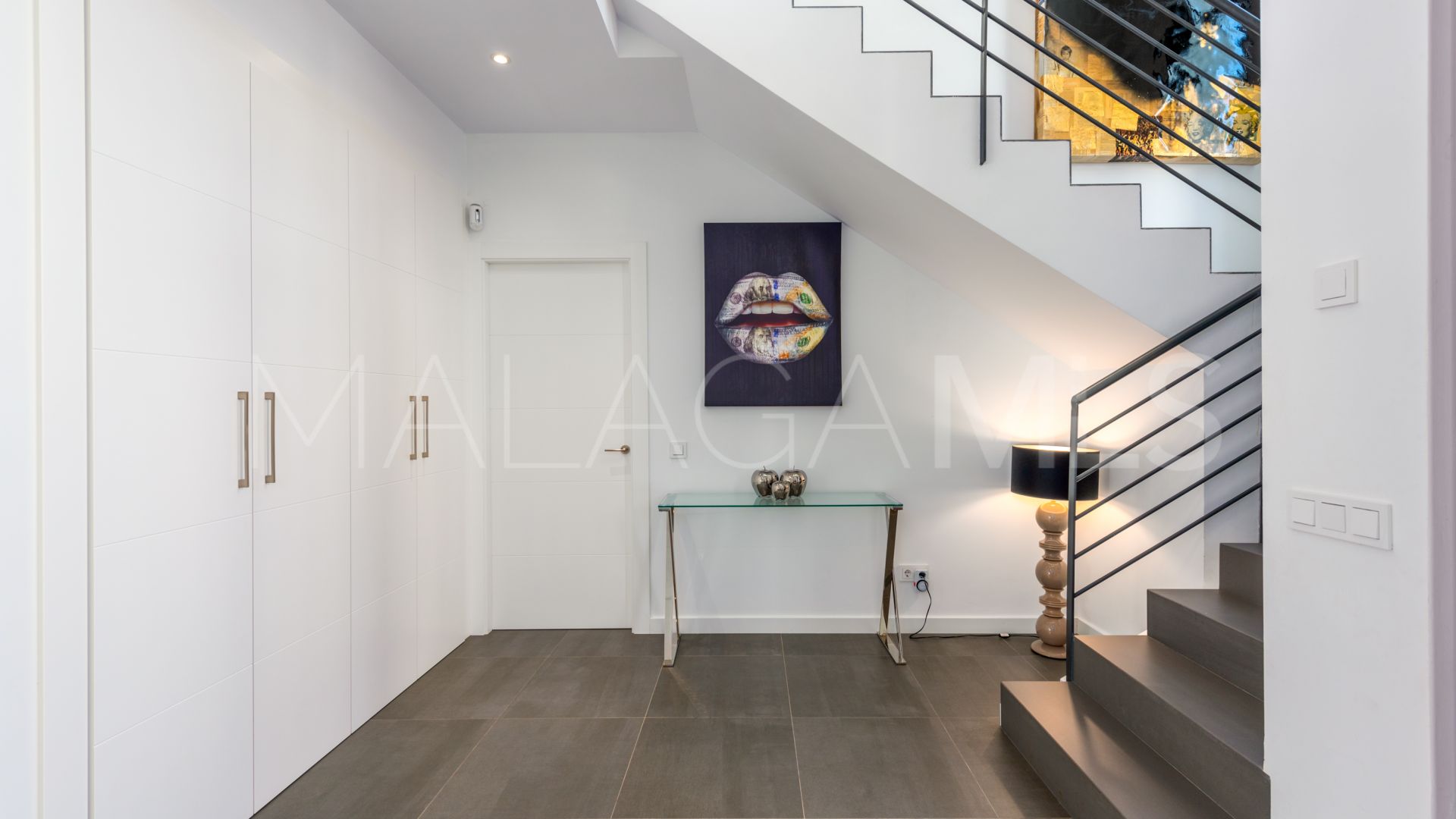 For sale villa with 4 bedrooms in Beach Side New Golden Mile