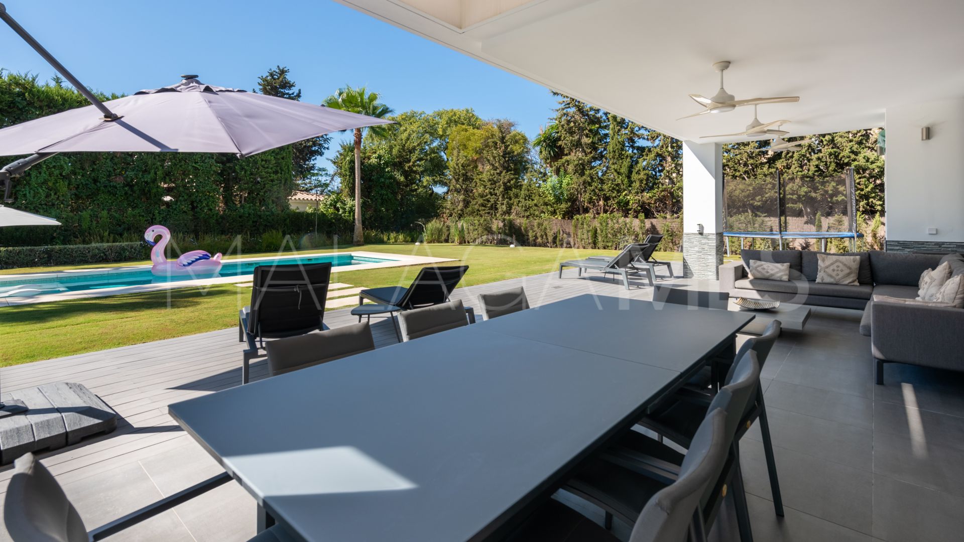 For sale villa with 4 bedrooms in Beach Side New Golden Mile