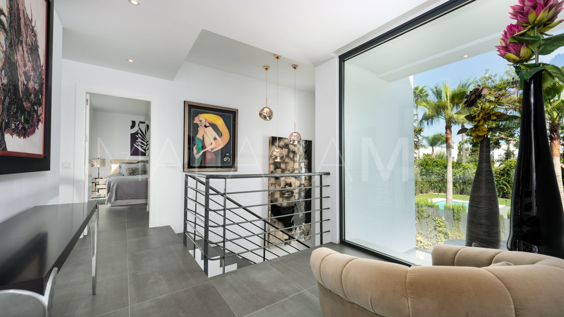 For sale villa with 4 bedrooms in Beach Side New Golden Mile