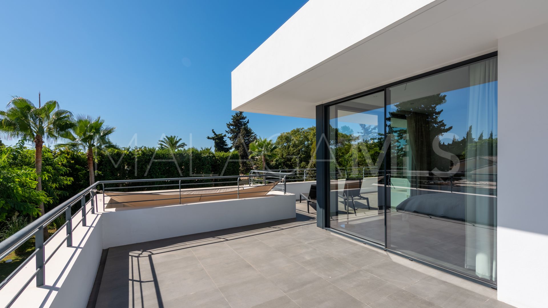 For sale villa with 4 bedrooms in Beach Side New Golden Mile