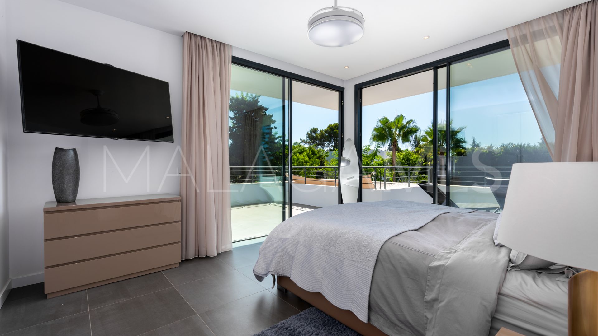 For sale villa with 4 bedrooms in Beach Side New Golden Mile