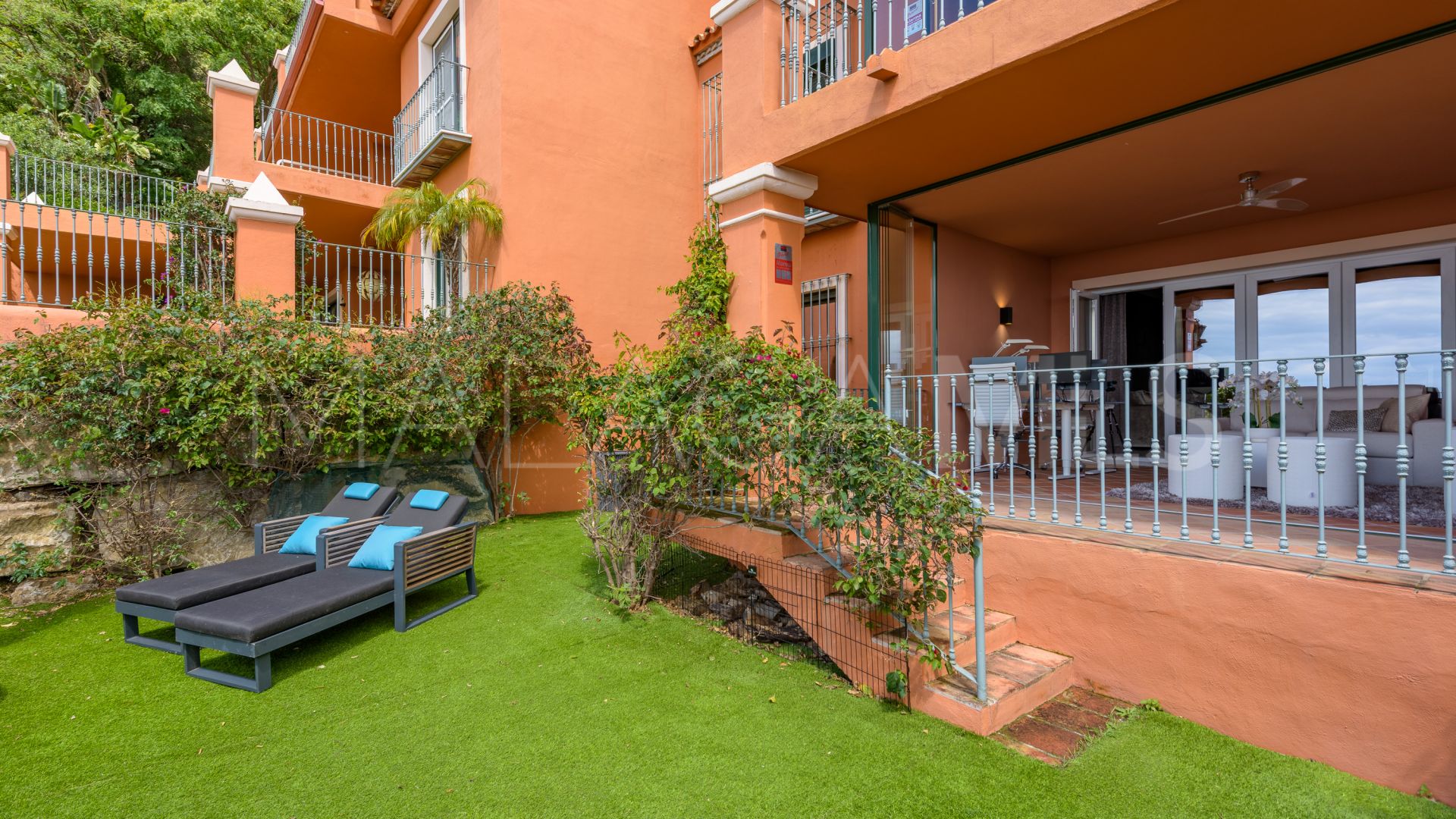 Buy apartamento planta baja in Monte Halcones