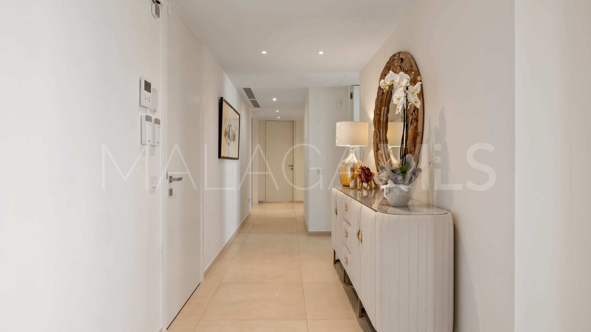 7 bedrooms Nueva Andalucia apartment for sale