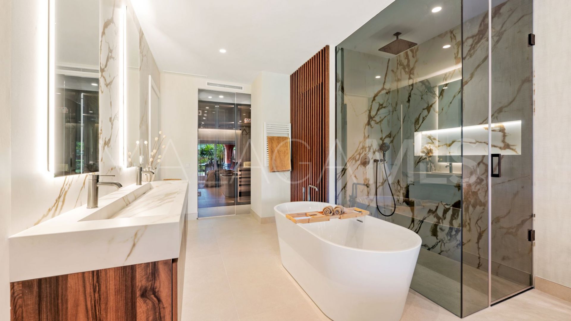 Se vende apartamento planta baja with 3 bedrooms in New Golden Mile