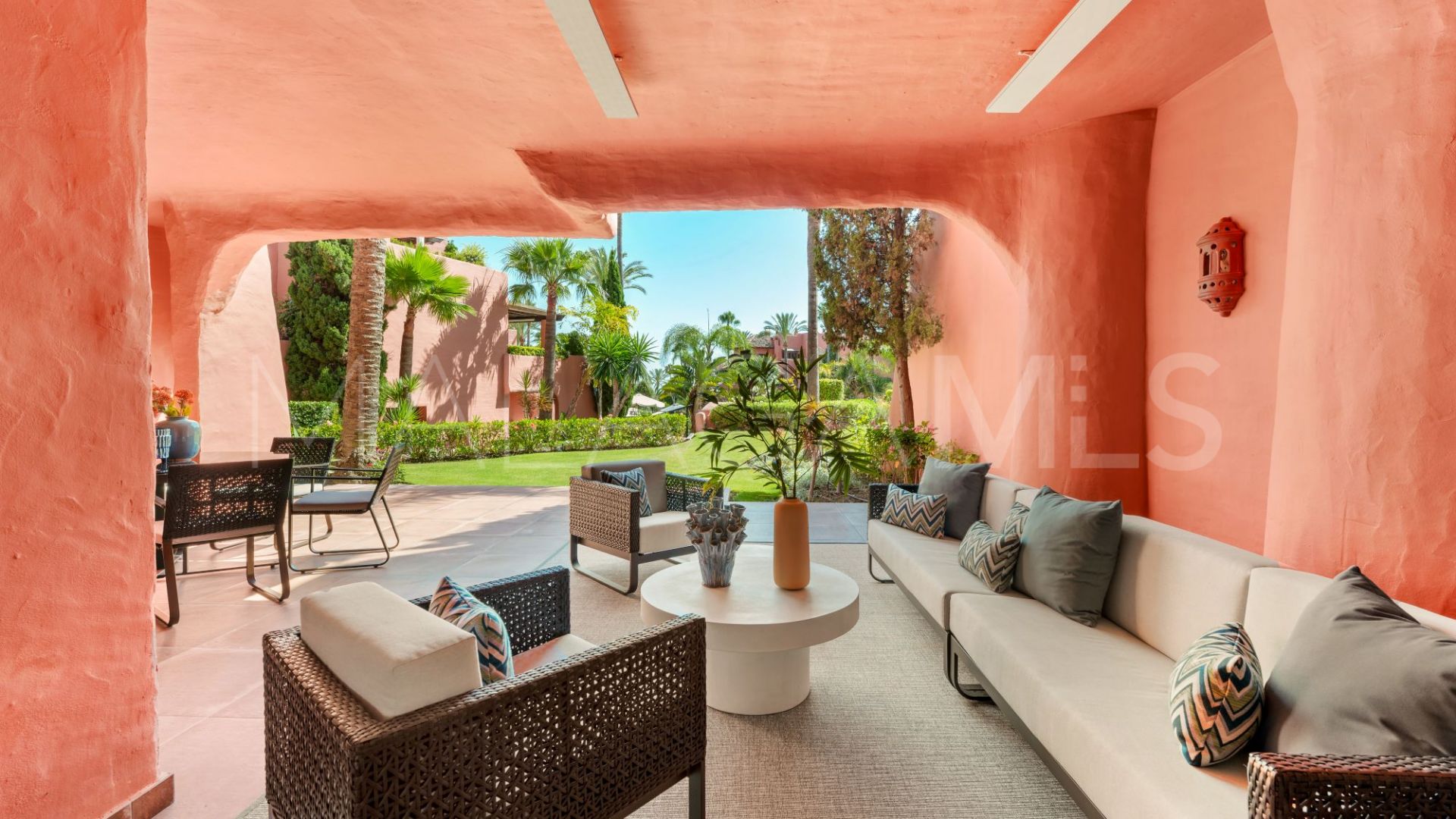 Se vende apartamento planta baja with 3 bedrooms in New Golden Mile