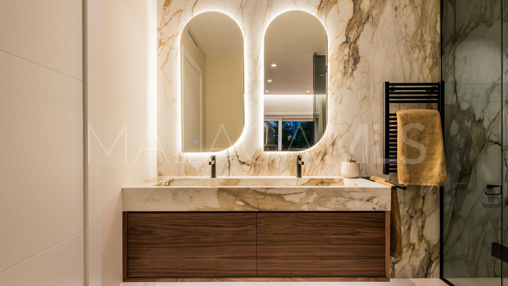 Se vende apartamento planta baja with 3 bedrooms in New Golden Mile