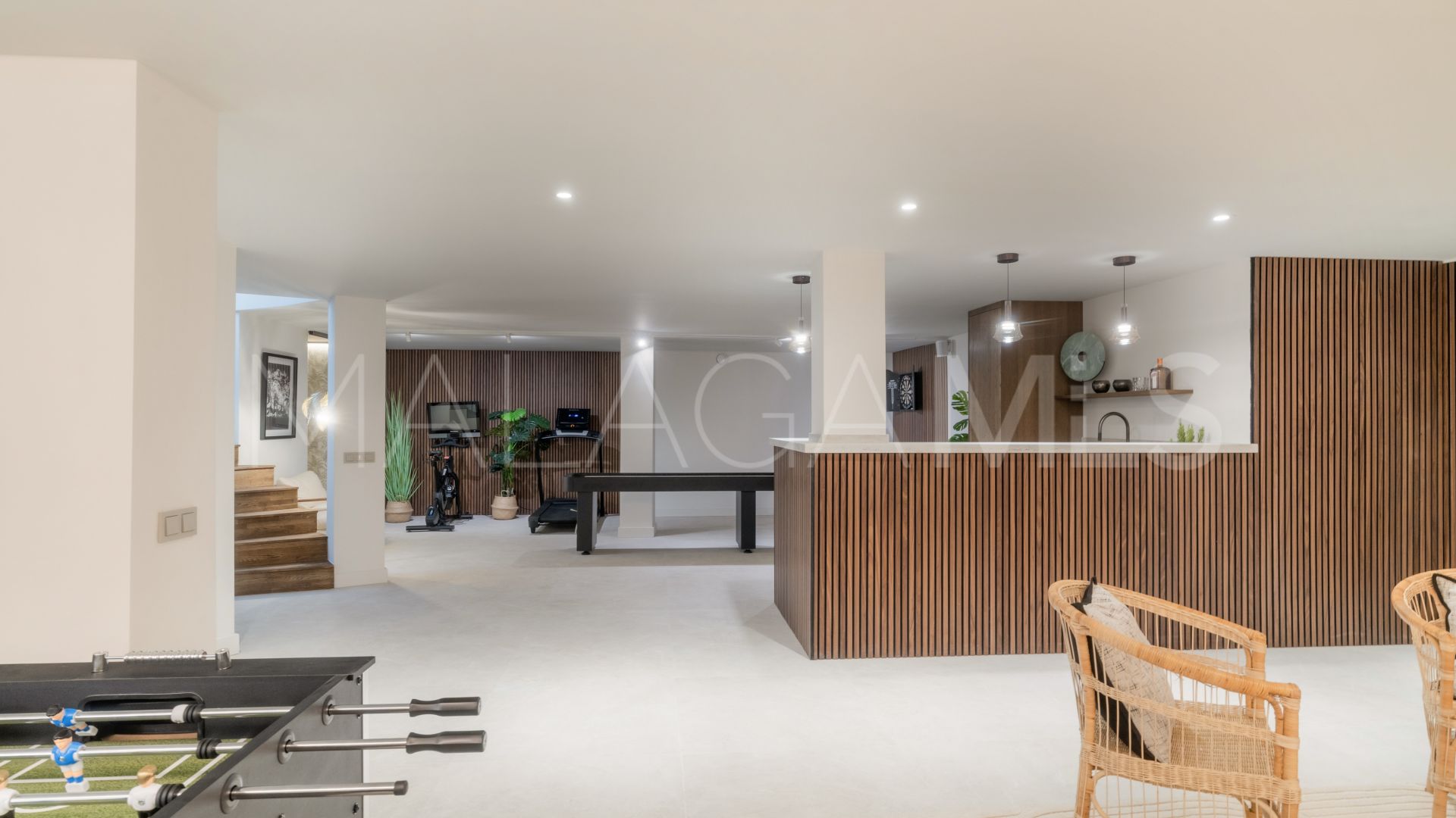 Villa for sale in Nueva Andalucia