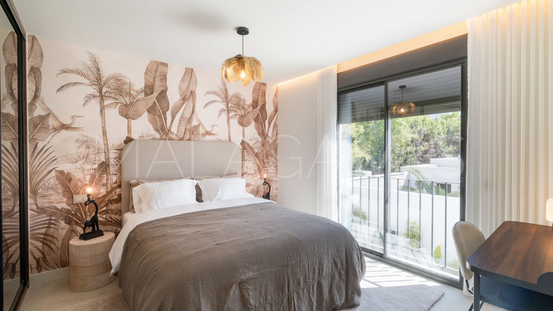 Villa for sale in Nueva Andalucia