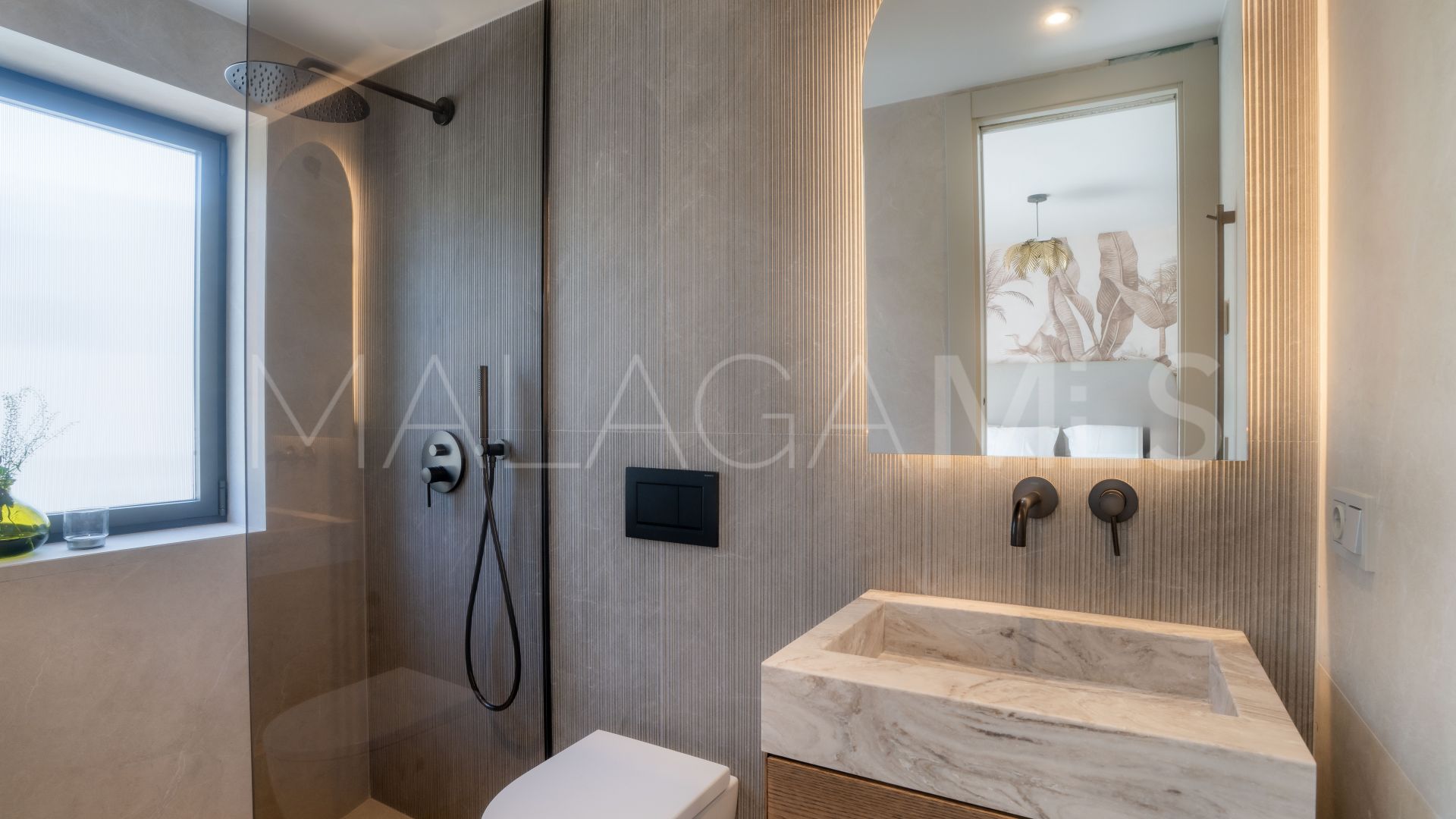 Villa for sale in Nueva Andalucia