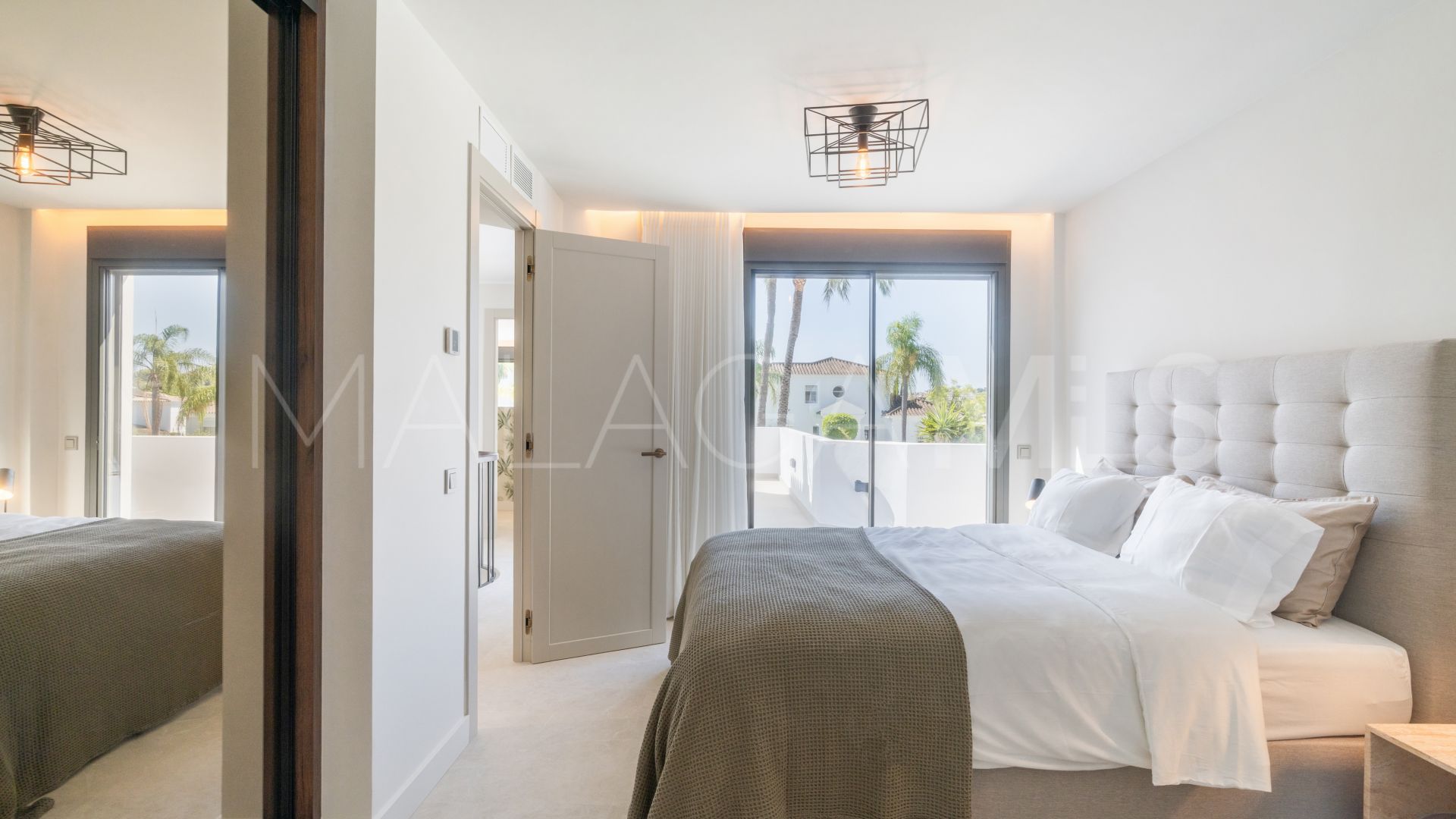Villa for sale in Nueva Andalucia