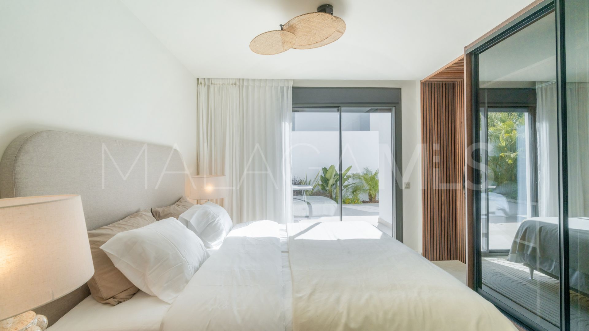 Villa for sale in Nueva Andalucia