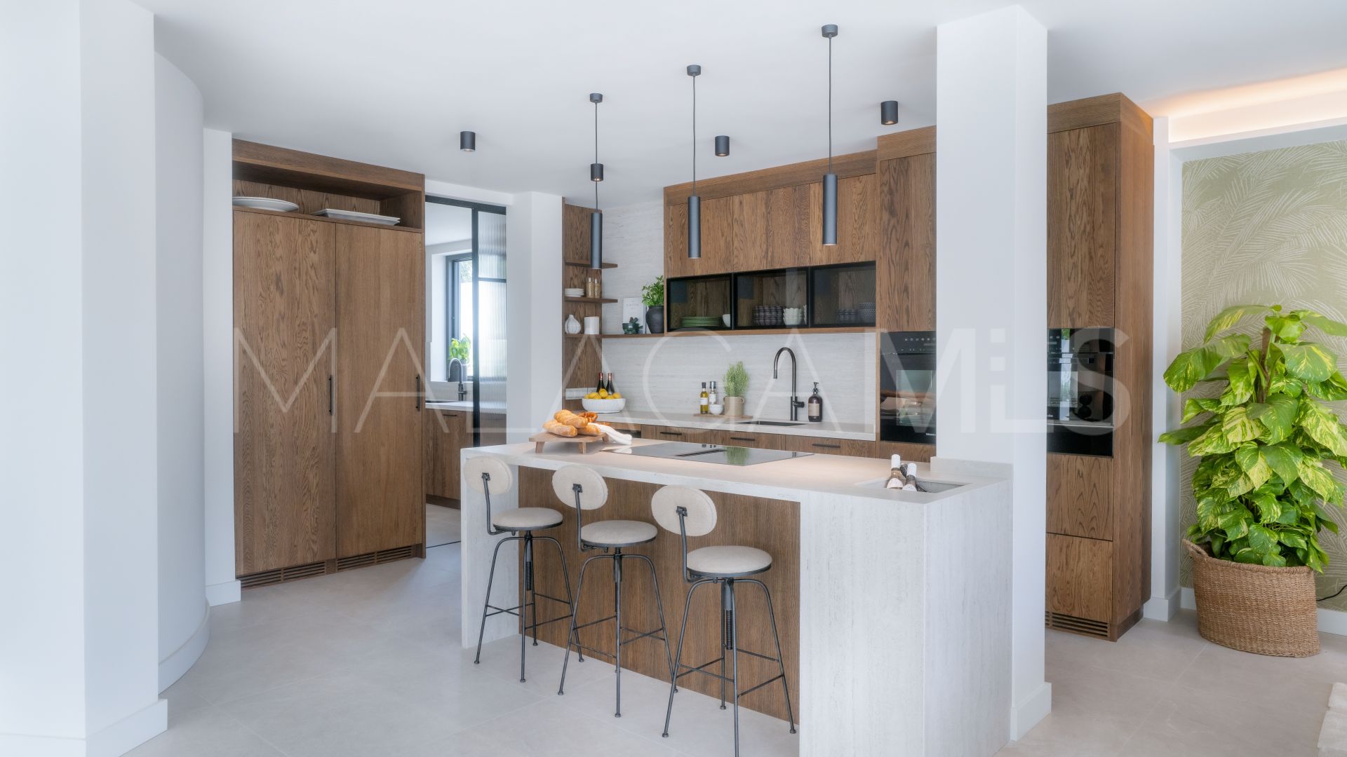 Villa for sale in Nueva Andalucia