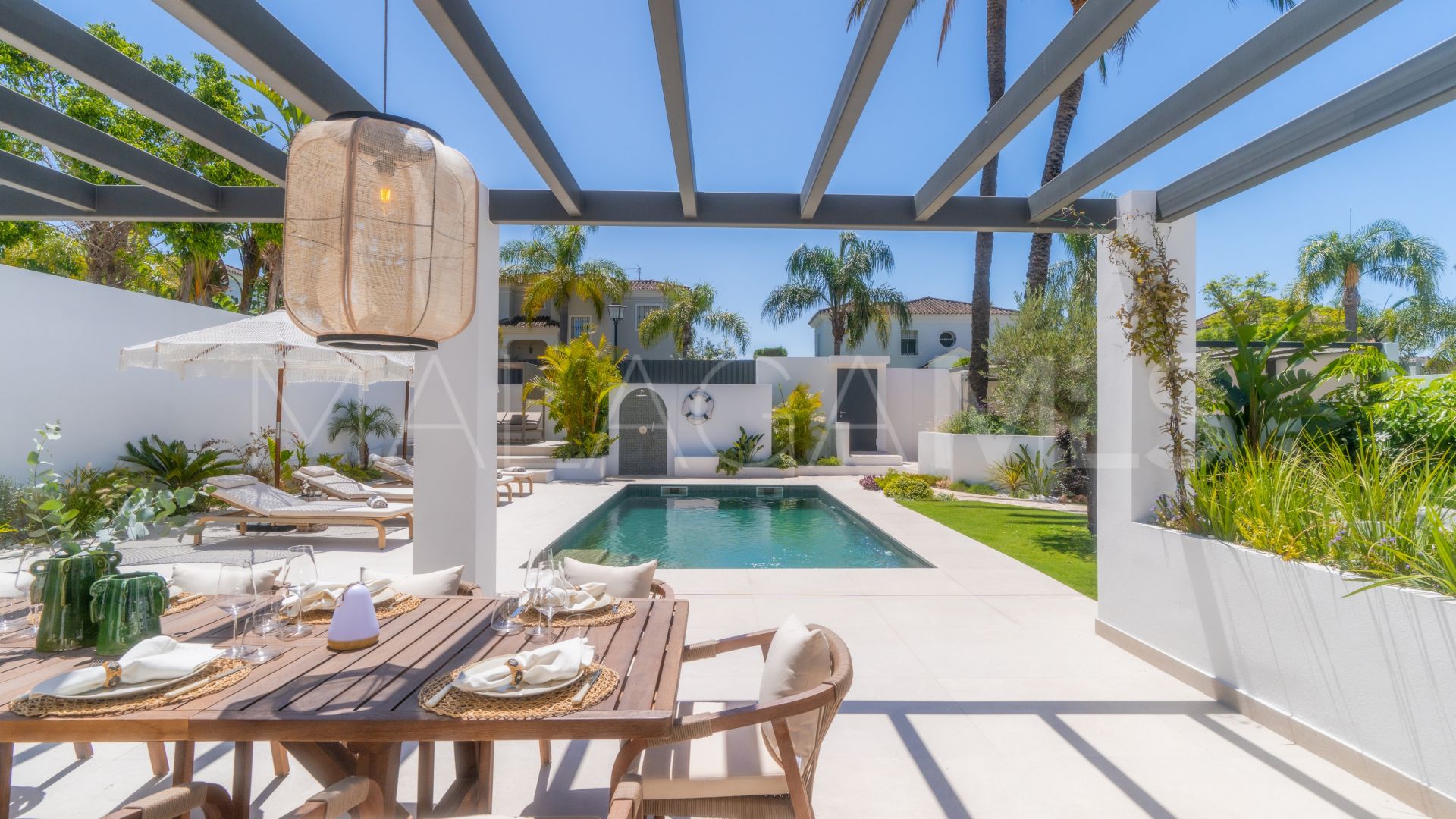 Villa for sale in Nueva Andalucia