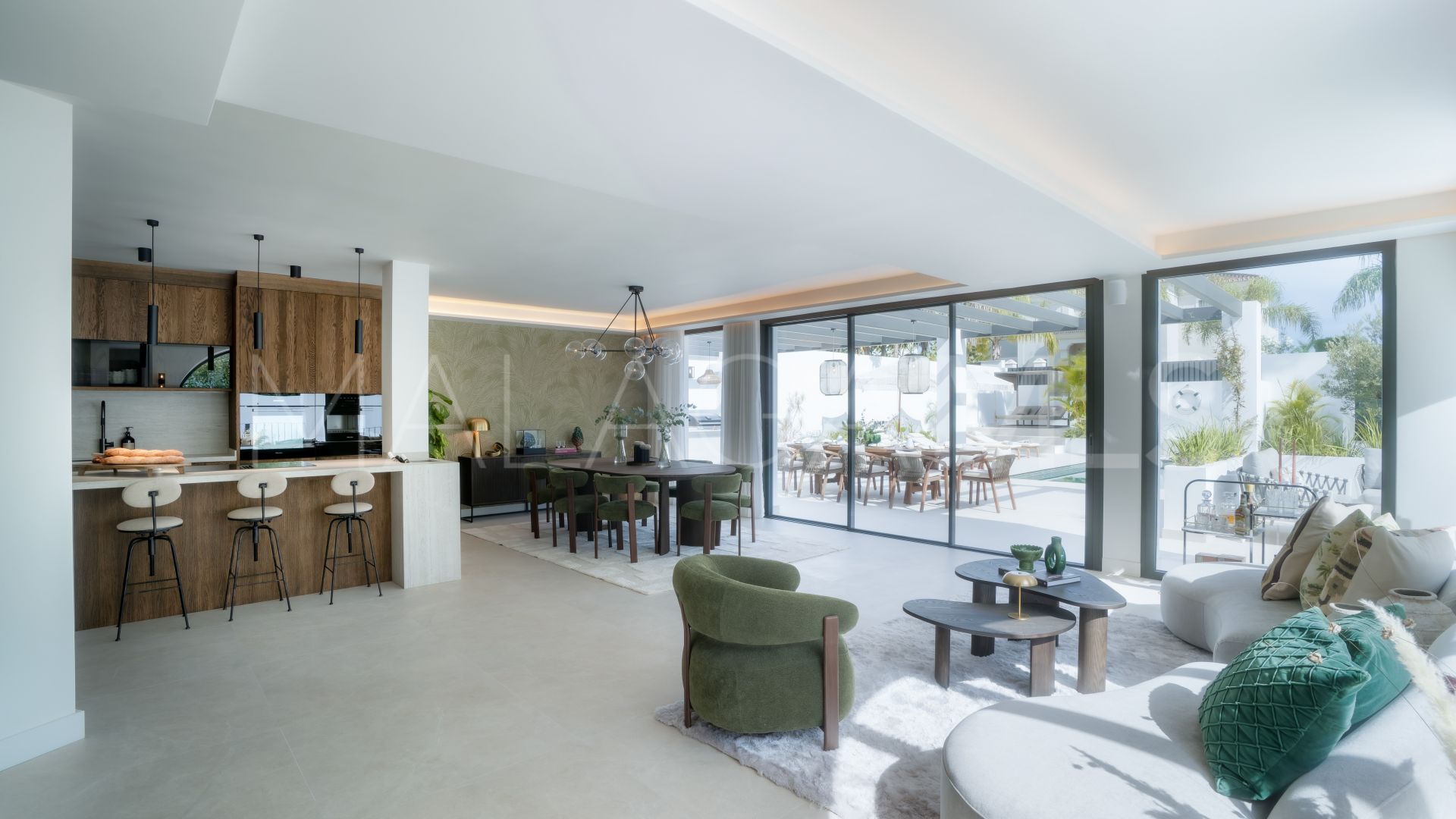 Villa for sale in Nueva Andalucia