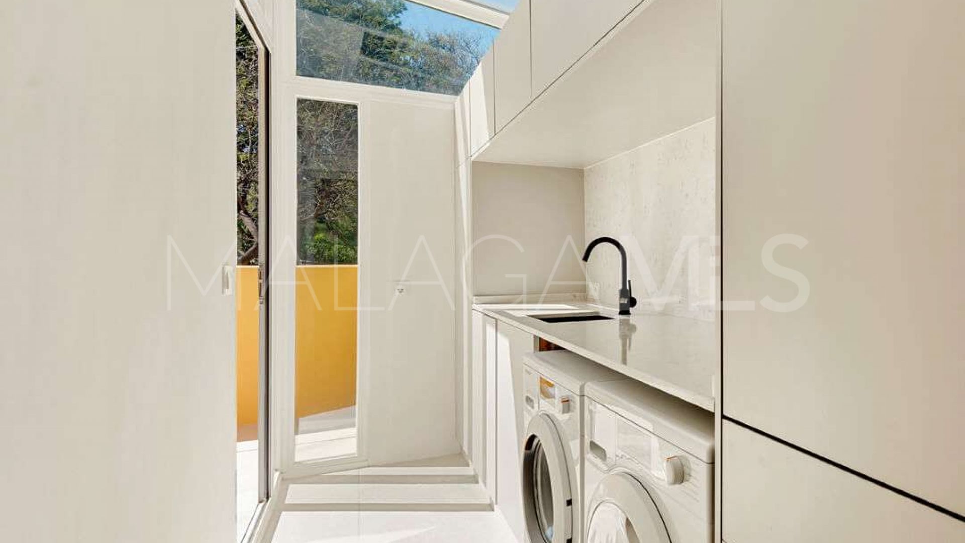 4 bedrooms duplex penthouse for sale in Rio Real
