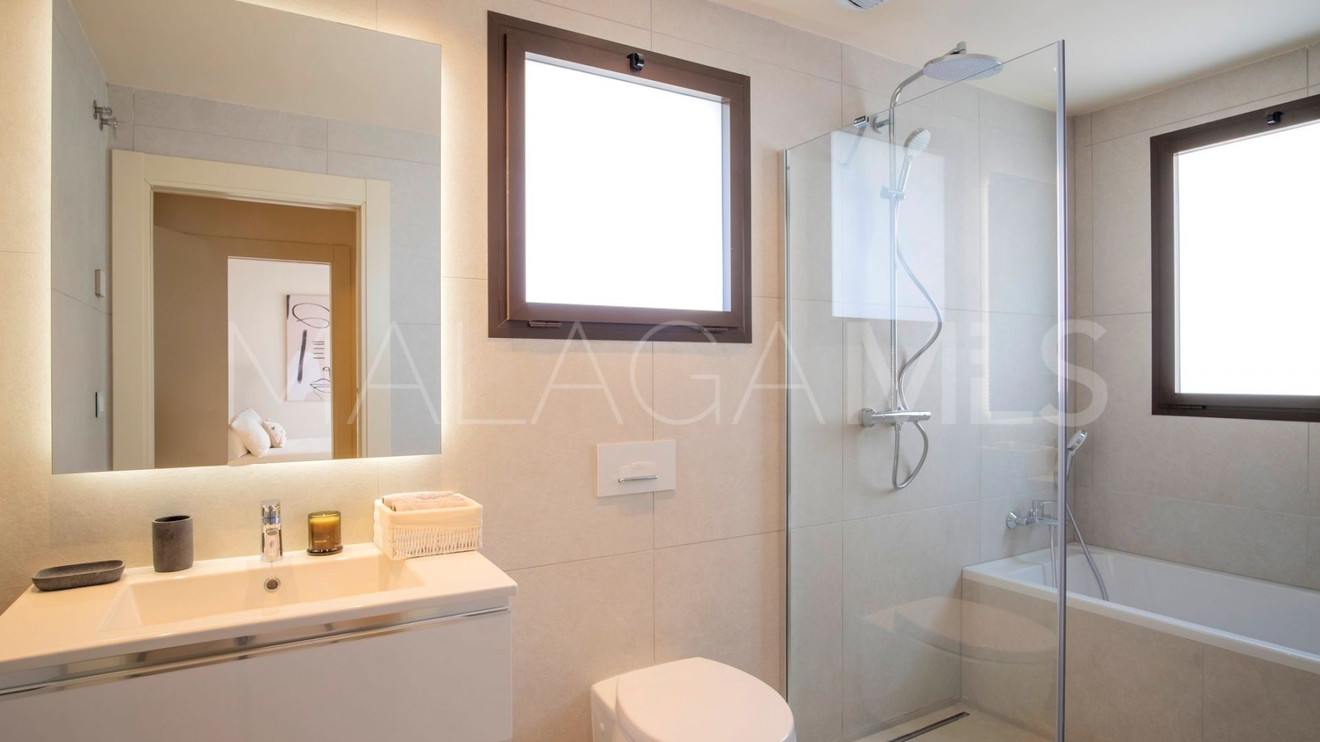 Villa for sale in New Golden Mile