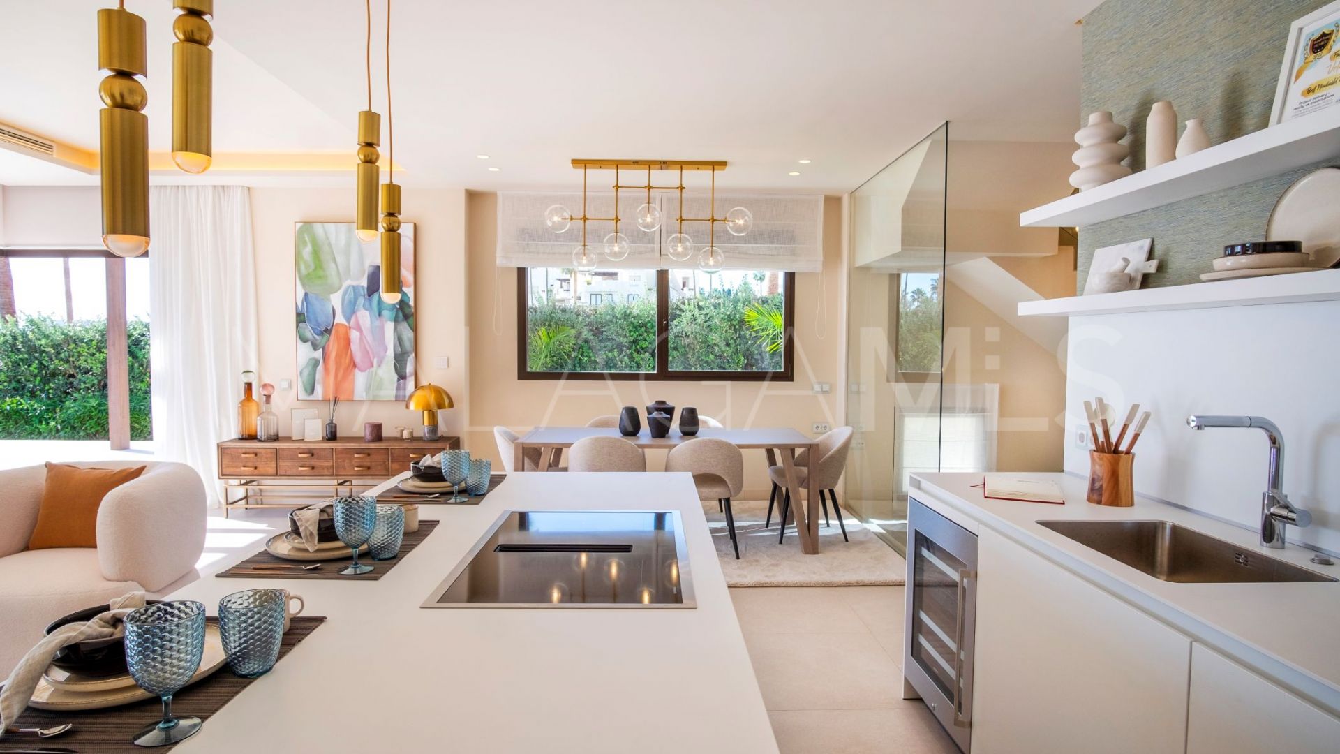 Villa for sale in New Golden Mile