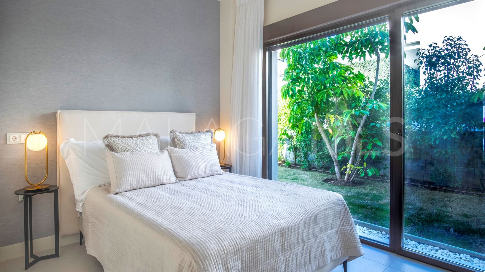 Villa for sale in New Golden Mile