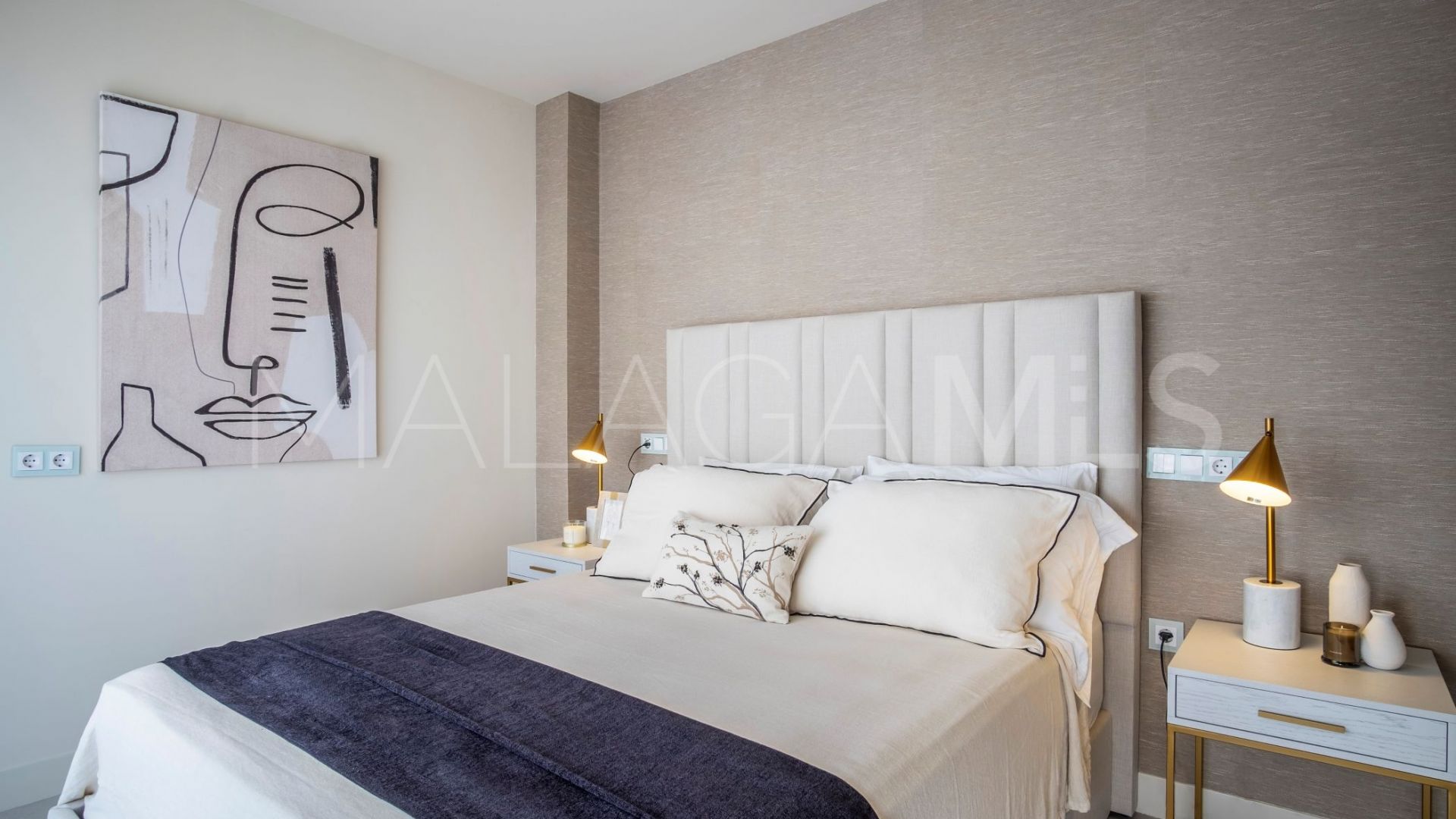 Villa for sale in New Golden Mile