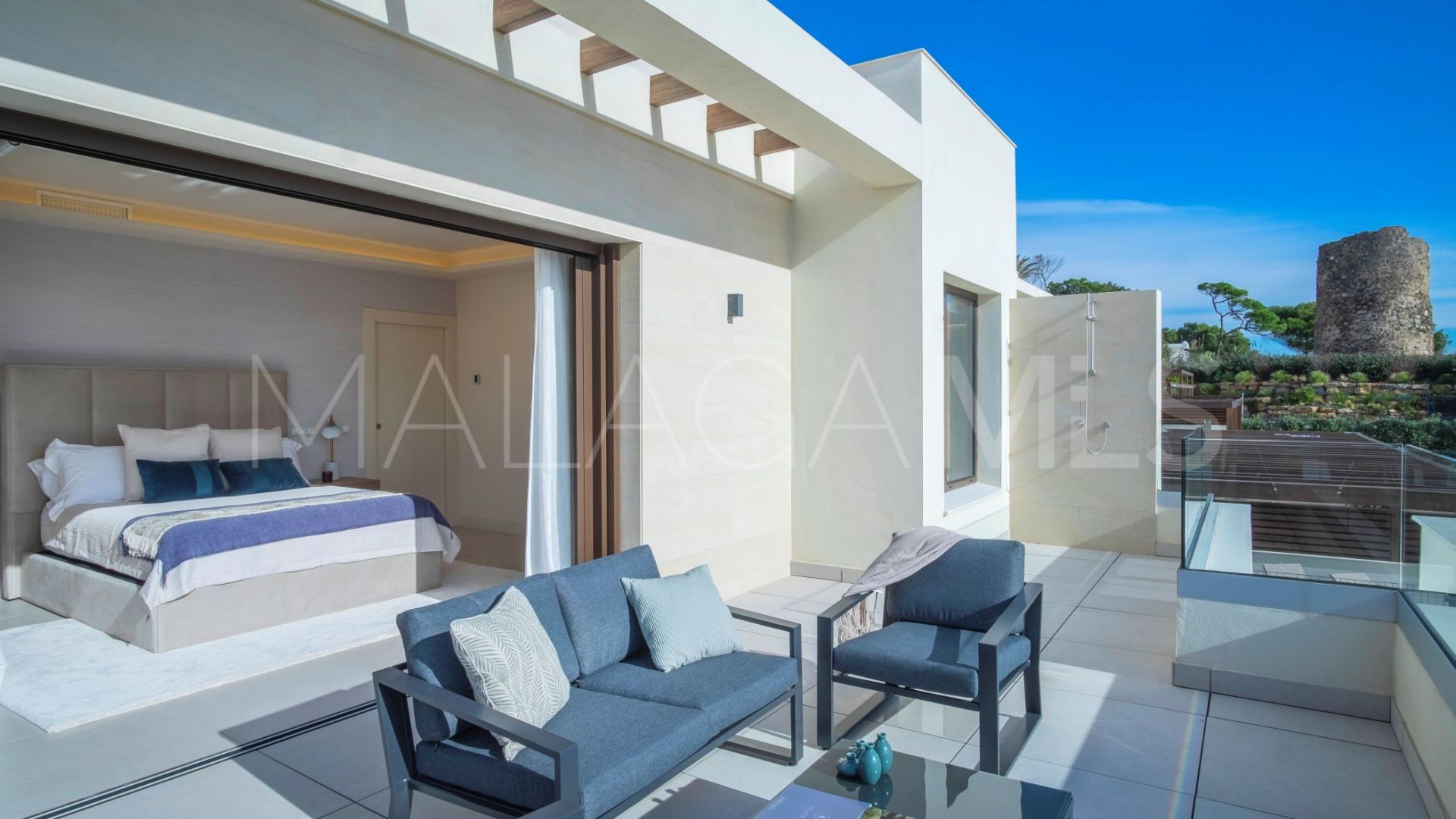 Villa for sale in New Golden Mile
