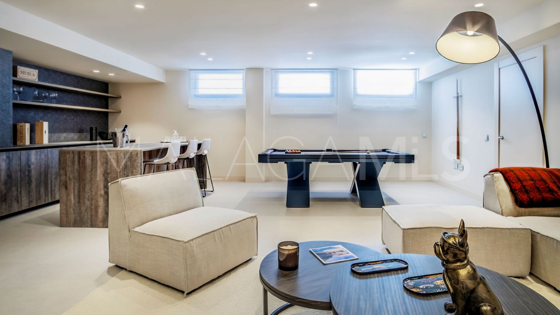 Villa for sale in New Golden Mile