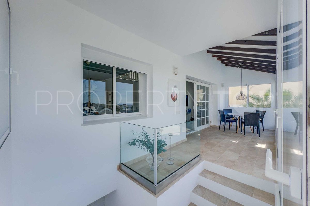 Calahonda 5 bedrooms villa for sale