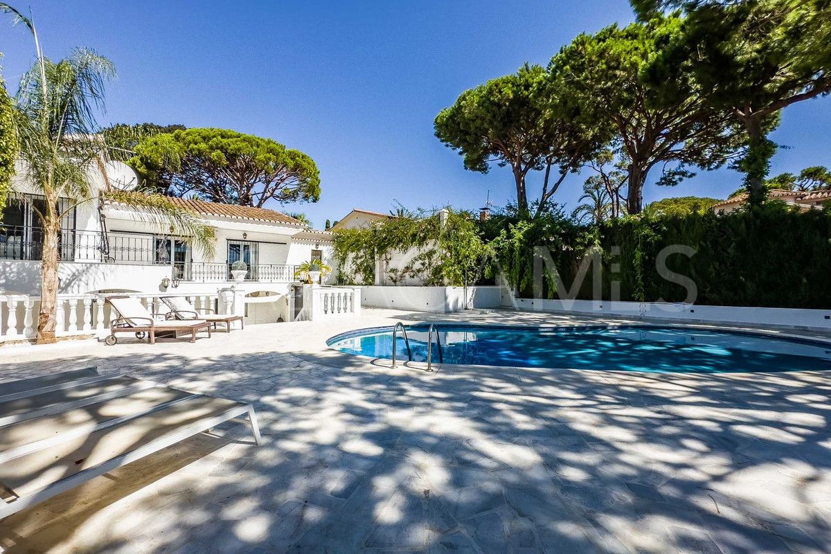 Calahonda villa for sale