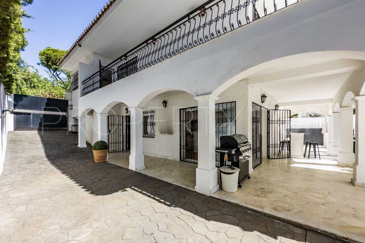 Calahonda, villa a la venta