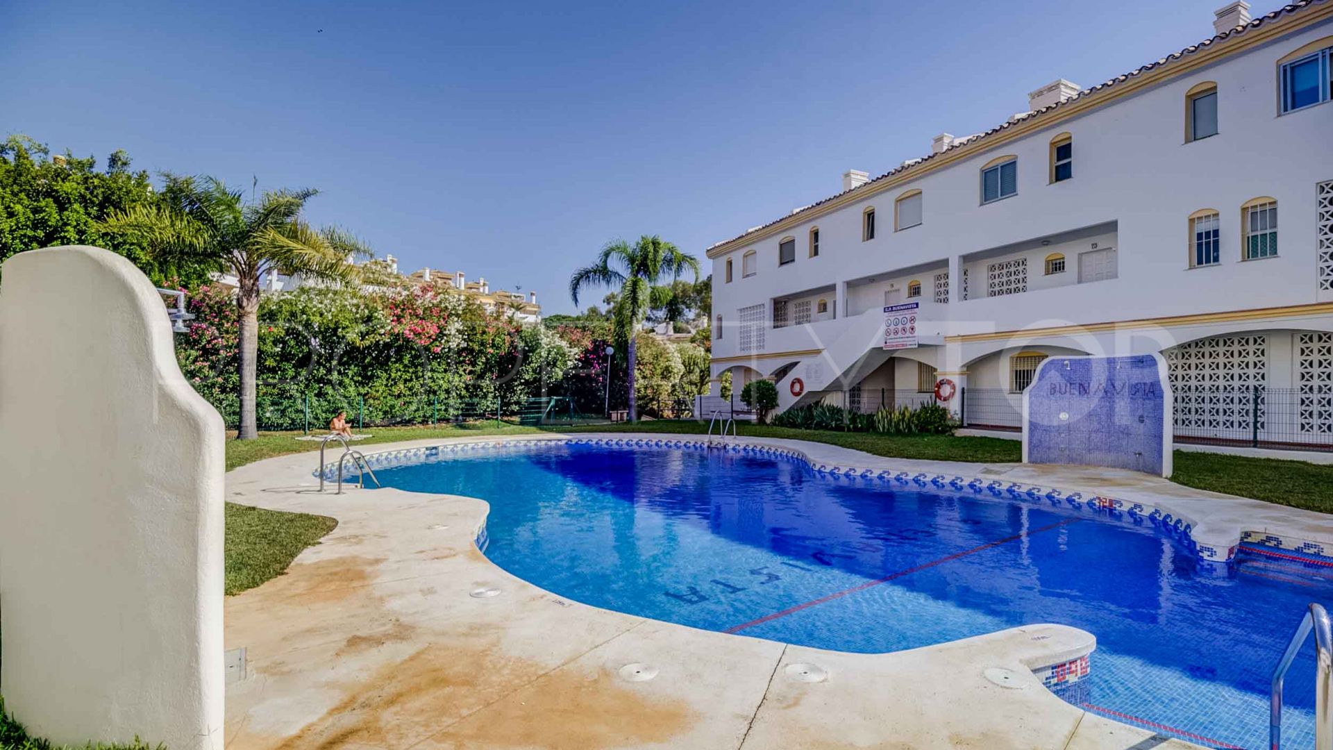 Duplex planta baja a la venta en Sitio de Calahonda