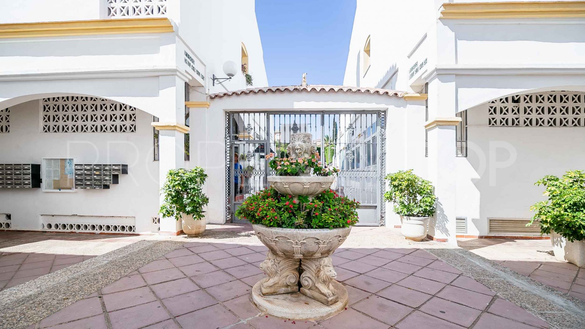 Duplex planta baja a la venta en Sitio de Calahonda