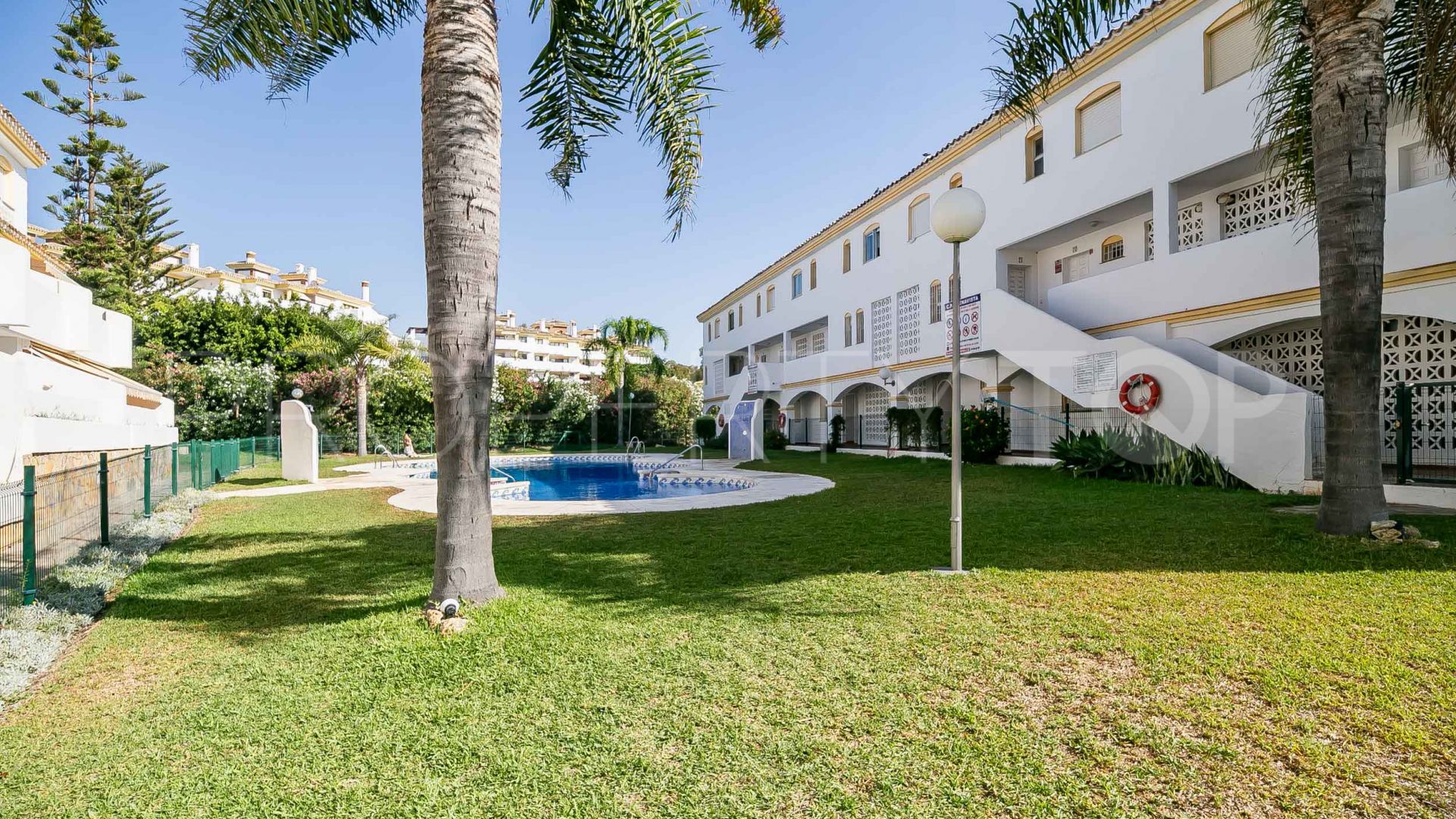 Duplex planta baja a la venta en Sitio de Calahonda